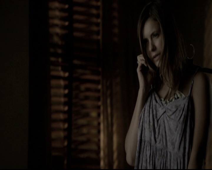 VampireDiariesWorld-dot-nl_6x02YellowLedbetter1942.jpg