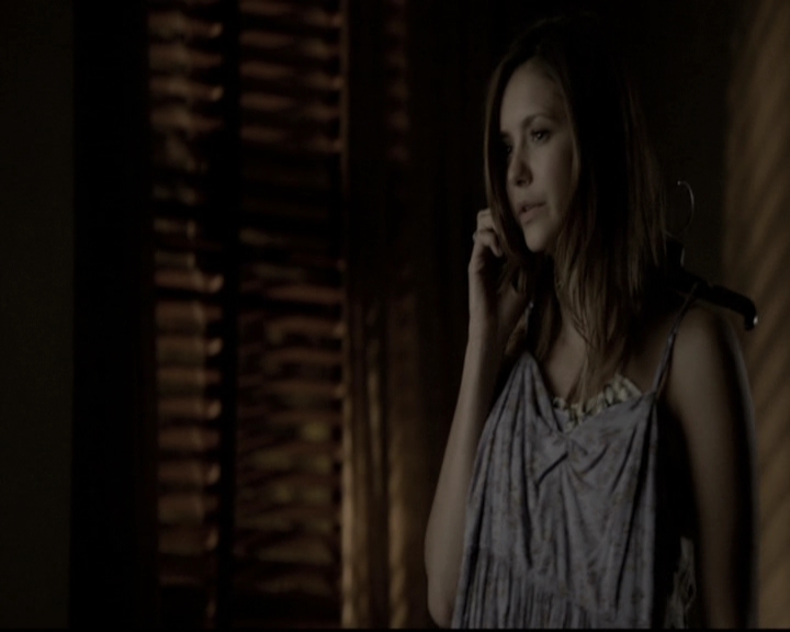 VampireDiariesWorld-dot-nl_6x02YellowLedbetter1943.jpg