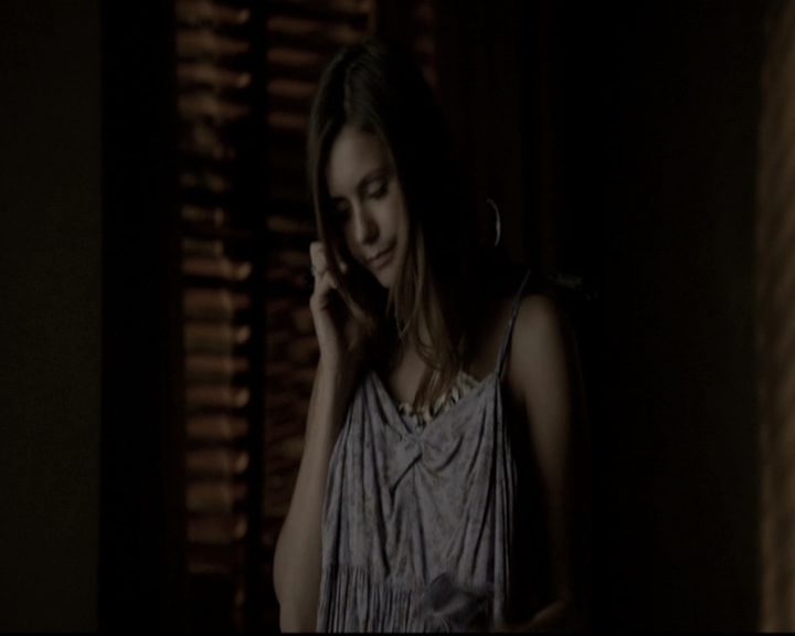 VampireDiariesWorld-dot-nl_6x02YellowLedbetter1944.jpg