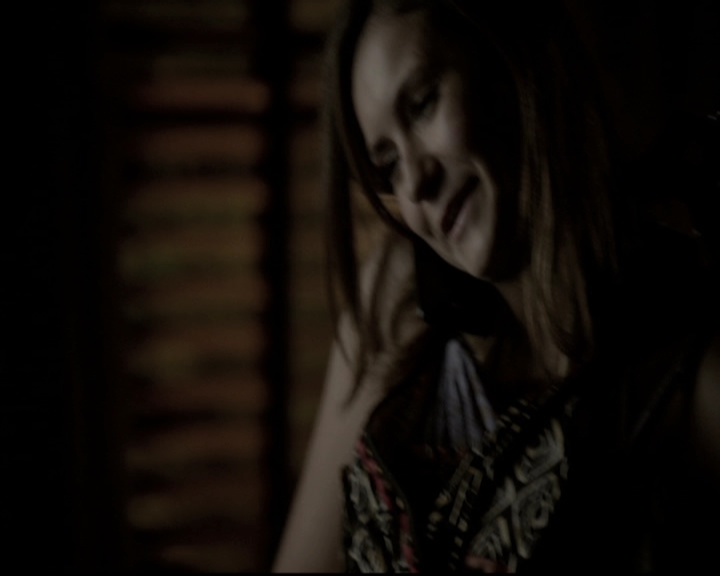 VampireDiariesWorld-dot-nl_6x02YellowLedbetter1956.jpg