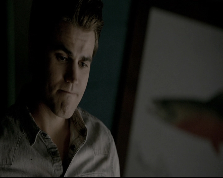 VampireDiariesWorld-dot-nl_6x02YellowLedbetter1992.jpg