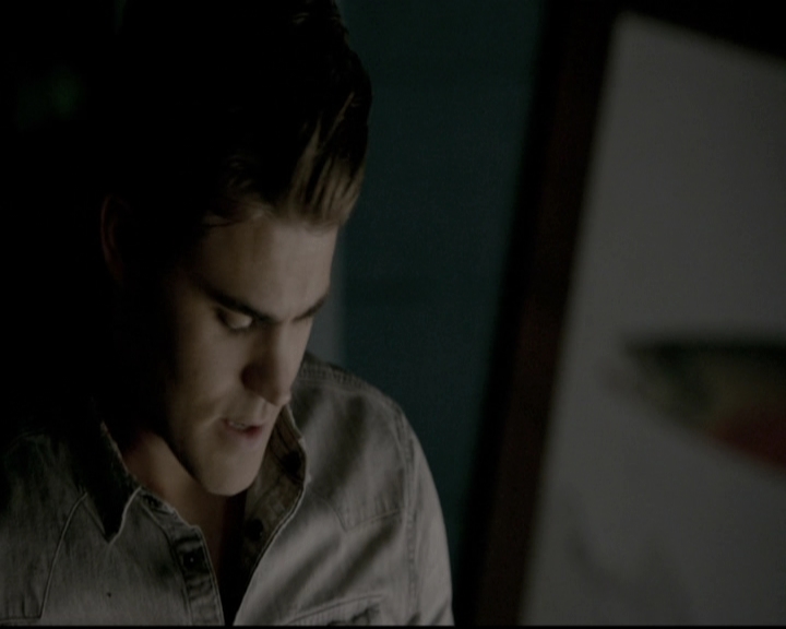 VampireDiariesWorld-dot-nl_6x02YellowLedbetter1993.jpg