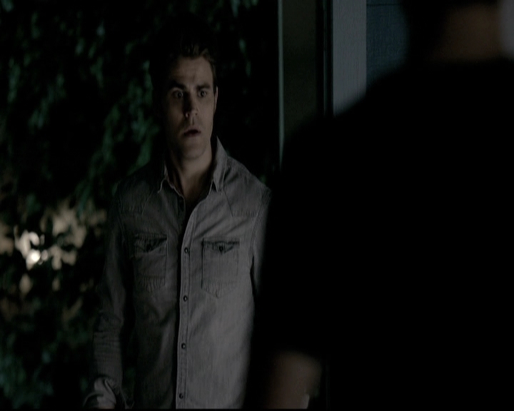 VampireDiariesWorld-dot-nl_6x02YellowLedbetter2009.jpg