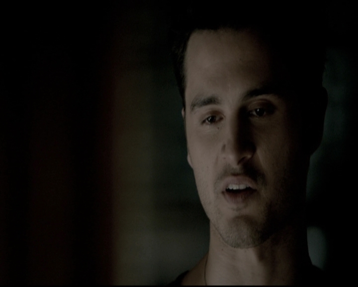 VampireDiariesWorld-dot-nl_6x02YellowLedbetter2020.jpg