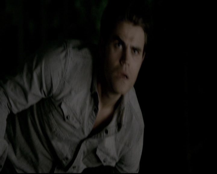 VampireDiariesWorld-dot-nl_6x02YellowLedbetter2021.jpg