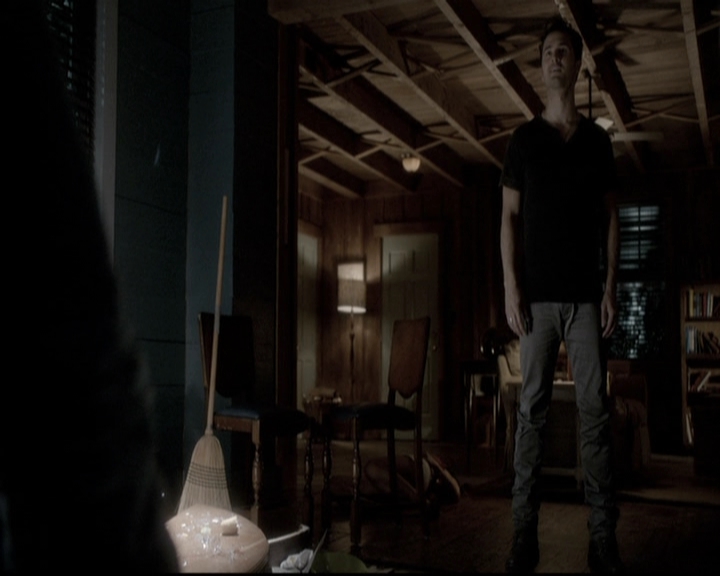 VampireDiariesWorld-dot-nl_6x02YellowLedbetter2029.jpg