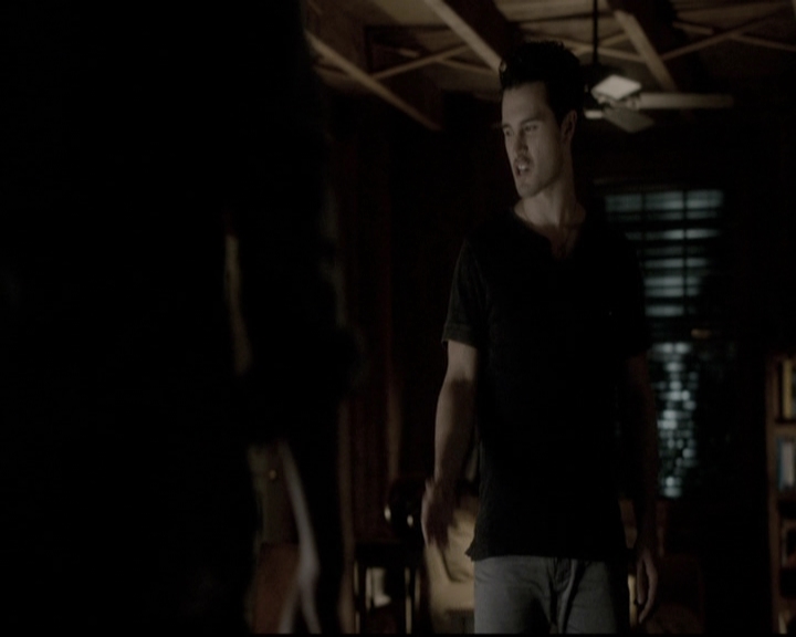 VampireDiariesWorld-dot-nl_6x02YellowLedbetter2042.jpg