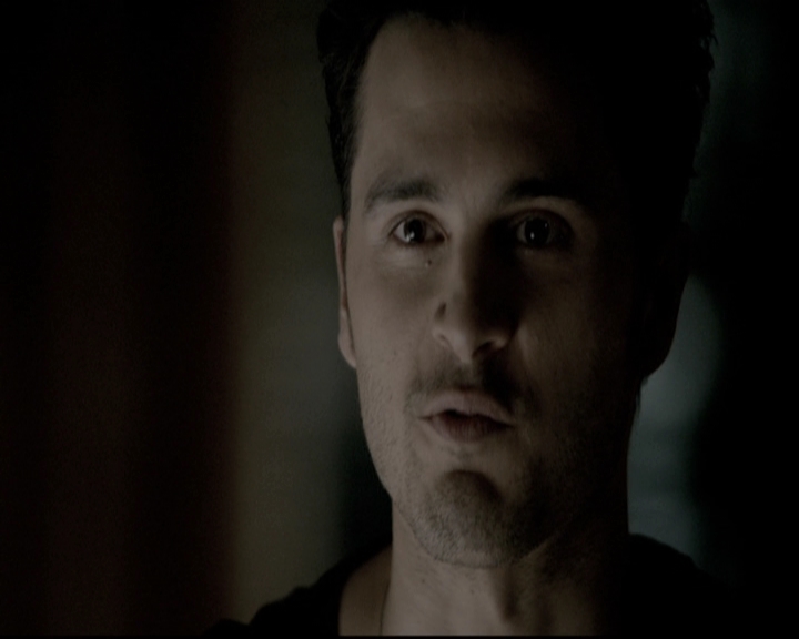 VampireDiariesWorld-dot-nl_6x02YellowLedbetter2049.jpg