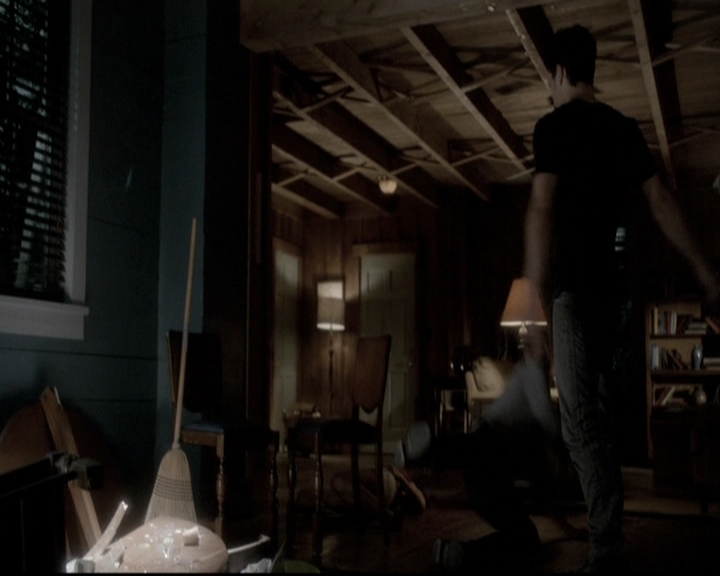 VampireDiariesWorld-dot-nl_6x02YellowLedbetter2053.jpg