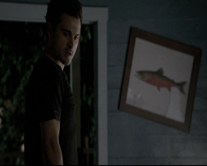 VampireDiariesWorld-dot-nl_6x02YellowLedbetter2054.jpg