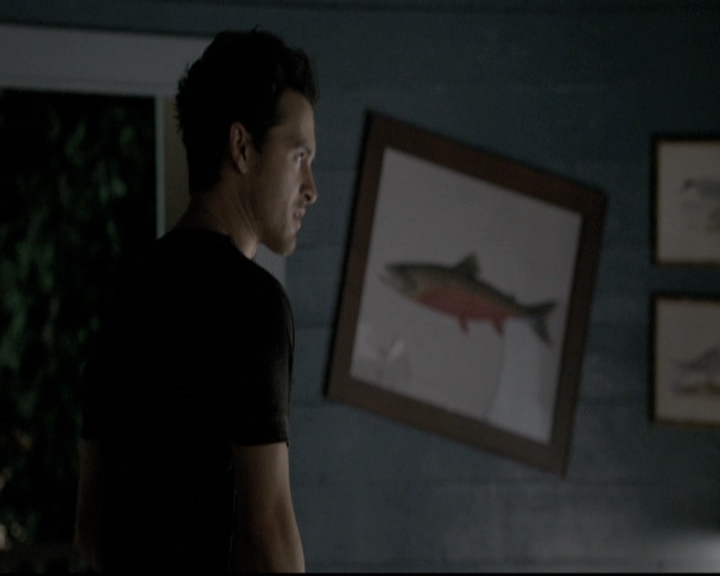 VampireDiariesWorld-dot-nl_6x02YellowLedbetter2058.jpg