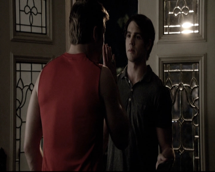 VampireDiariesWorld-dot-nl_6x02YellowLedbetter2100.jpg