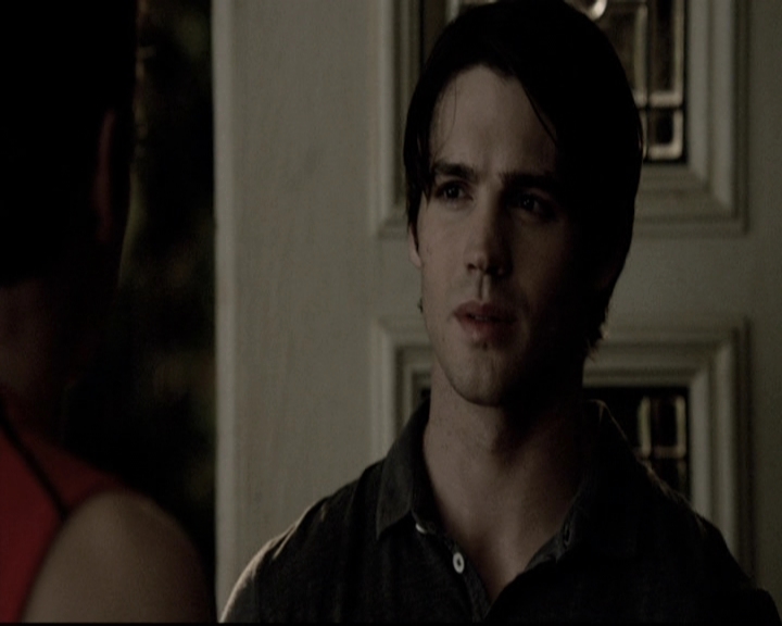 VampireDiariesWorld-dot-nl_6x02YellowLedbetter2102.jpg