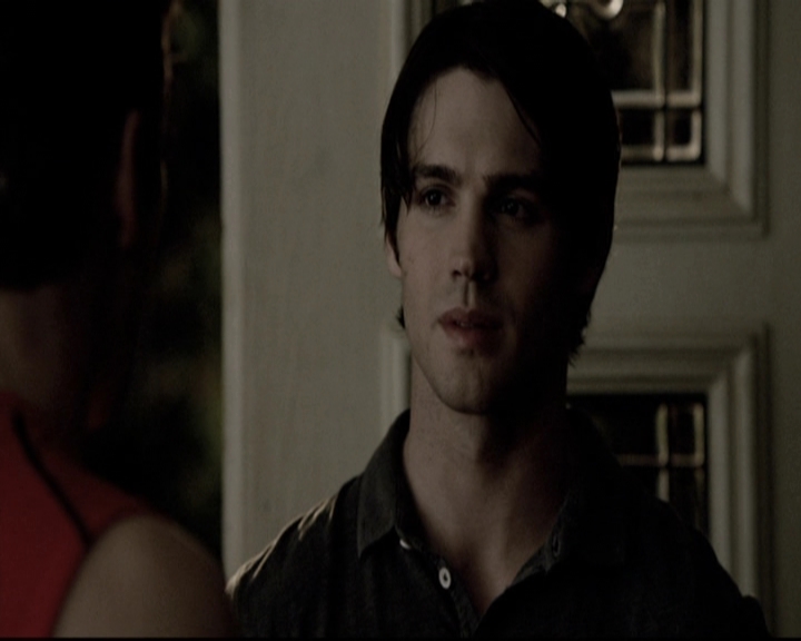 VampireDiariesWorld-dot-nl_6x02YellowLedbetter2103.jpg