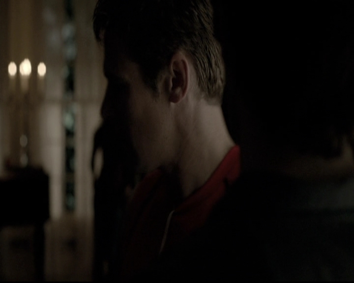 VampireDiariesWorld-dot-nl_6x02YellowLedbetter2109.jpg