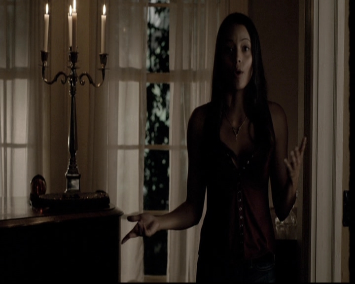 VampireDiariesWorld-dot-nl_6x02YellowLedbetter2113.jpg