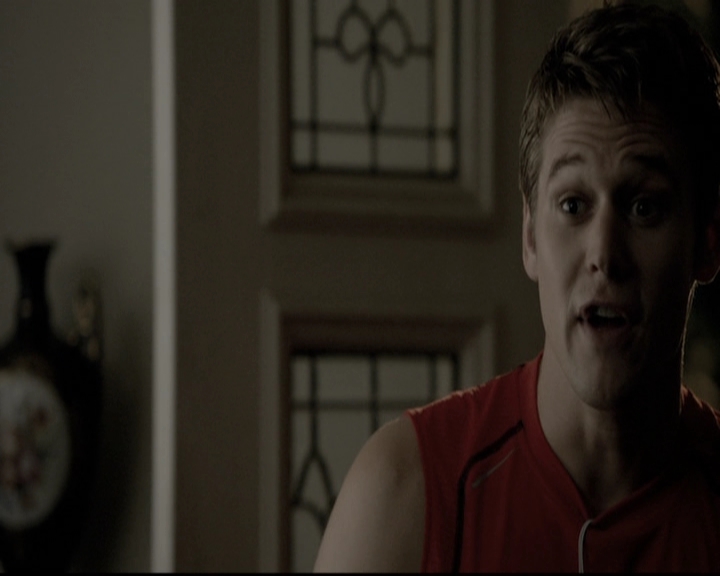 VampireDiariesWorld-dot-nl_6x02YellowLedbetter2115.jpg