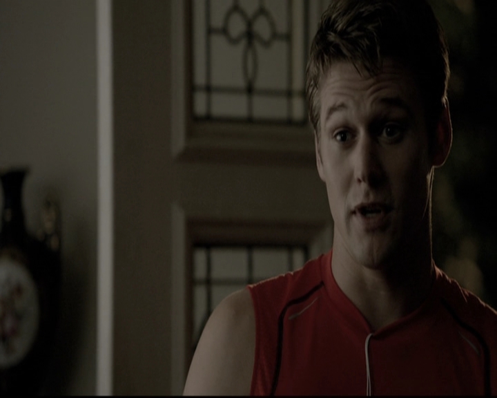 VampireDiariesWorld-dot-nl_6x02YellowLedbetter2116.jpg