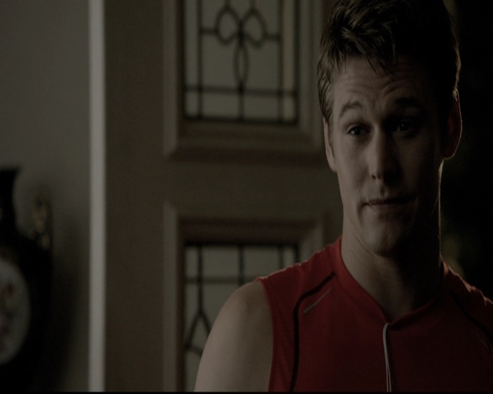 VampireDiariesWorld-dot-nl_6x02YellowLedbetter2117.jpg