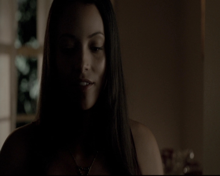 VampireDiariesWorld-dot-nl_6x02YellowLedbetter2121.jpg