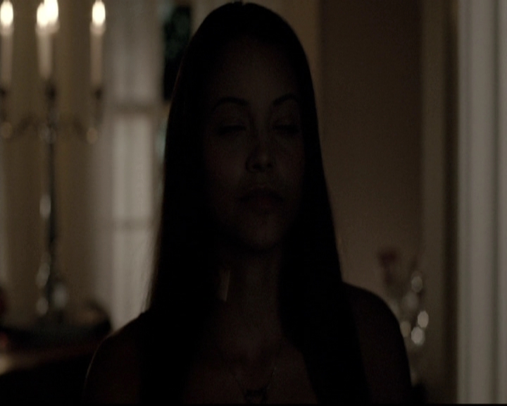 VampireDiariesWorld-dot-nl_6x02YellowLedbetter2125.jpg