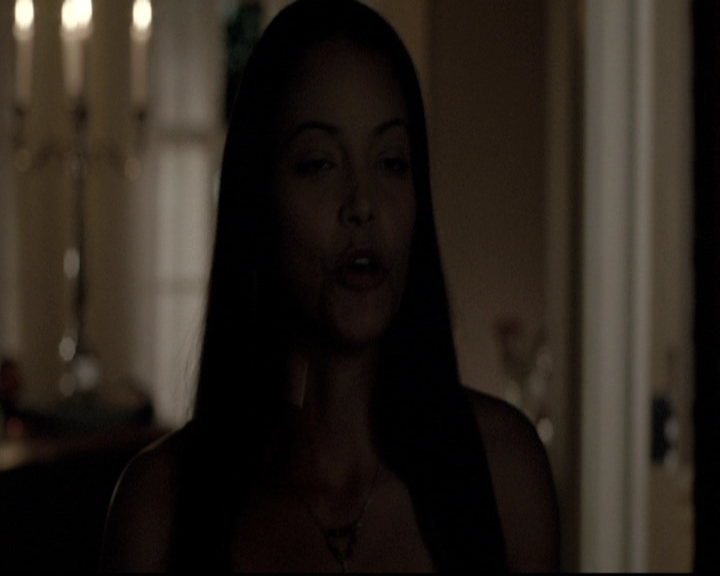 VampireDiariesWorld-dot-nl_6x02YellowLedbetter2126.jpg