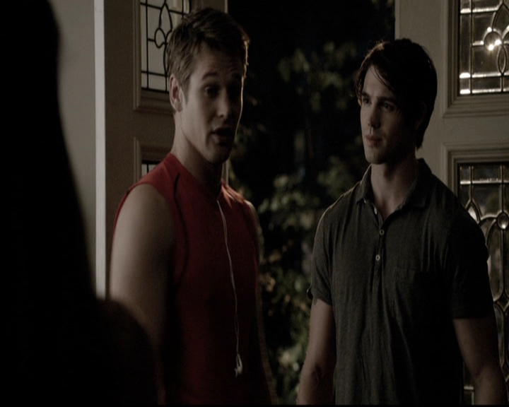 VampireDiariesWorld-dot-nl_6x02YellowLedbetter2135.jpg