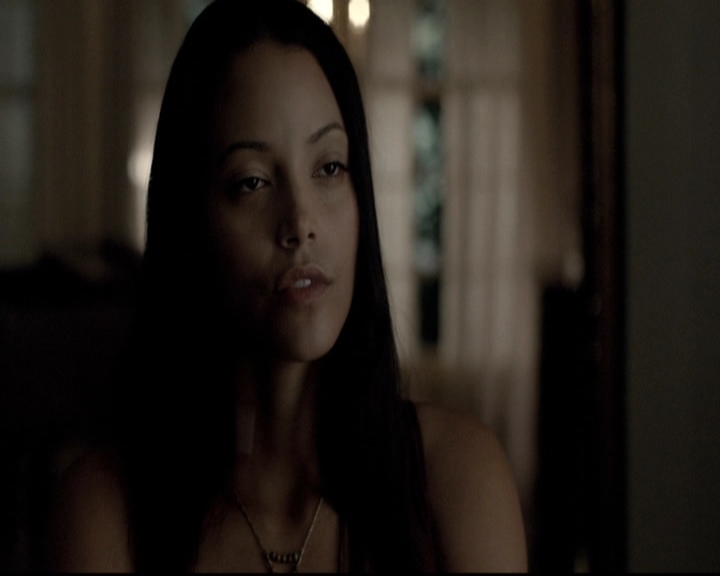 VampireDiariesWorld-dot-nl_6x02YellowLedbetter2136.jpg