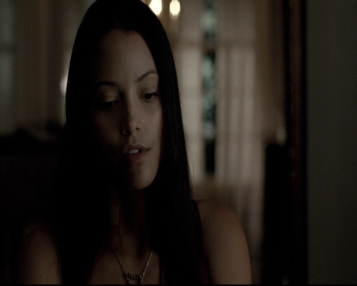 VampireDiariesWorld-dot-nl_6x02YellowLedbetter2137.jpg