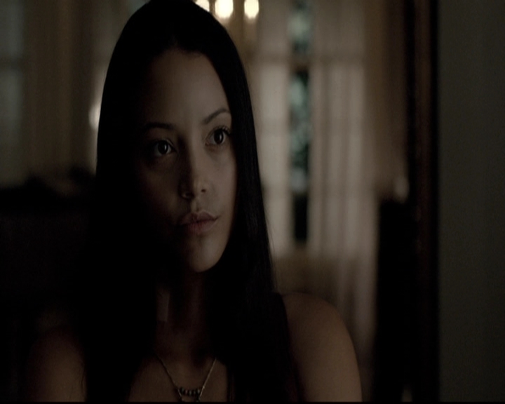 VampireDiariesWorld-dot-nl_6x02YellowLedbetter2139.jpg