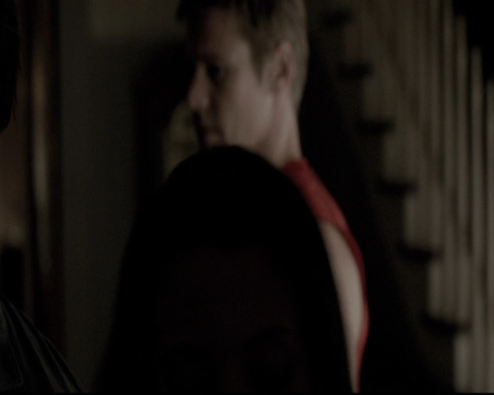 VampireDiariesWorld-dot-nl_6x02YellowLedbetter2148.jpg