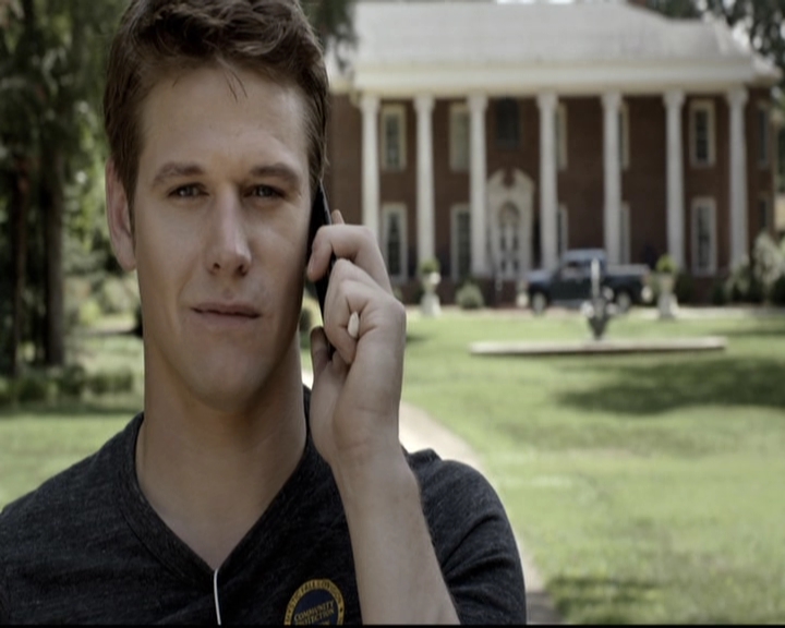 VampireDiariesWorld-dot-nl_6x02YellowLedbetter2193.jpg