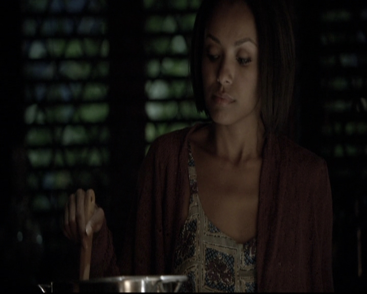 VampireDiariesWorld-dot-nl_6x02YellowLedbetter2242.jpg