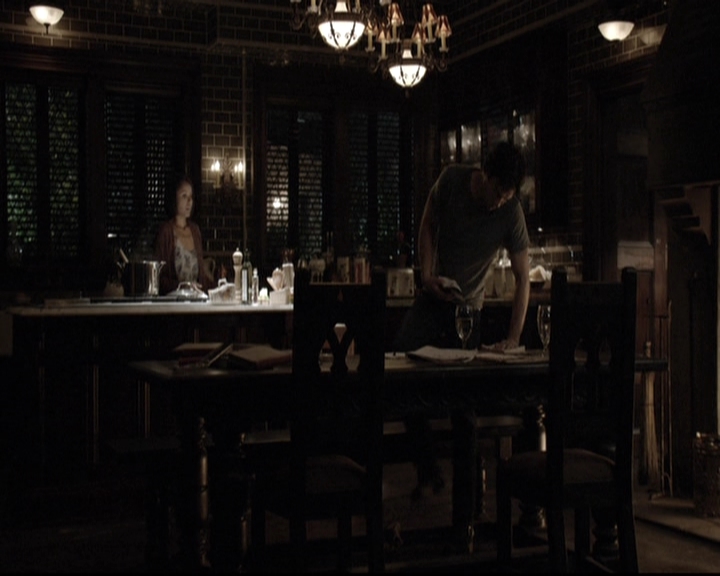 VampireDiariesWorld-dot-nl_6x02YellowLedbetter2247.jpg