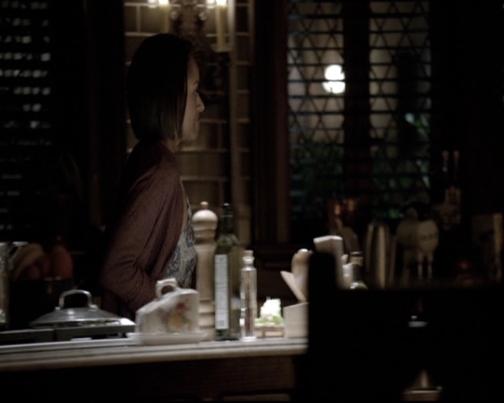 VampireDiariesWorld-dot-nl_6x02YellowLedbetter2249.jpg