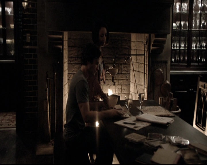 VampireDiariesWorld-dot-nl_6x02YellowLedbetter2252.jpg