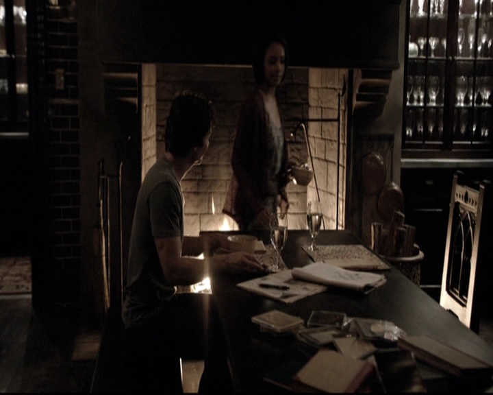 VampireDiariesWorld-dot-nl_6x02YellowLedbetter2253.jpg