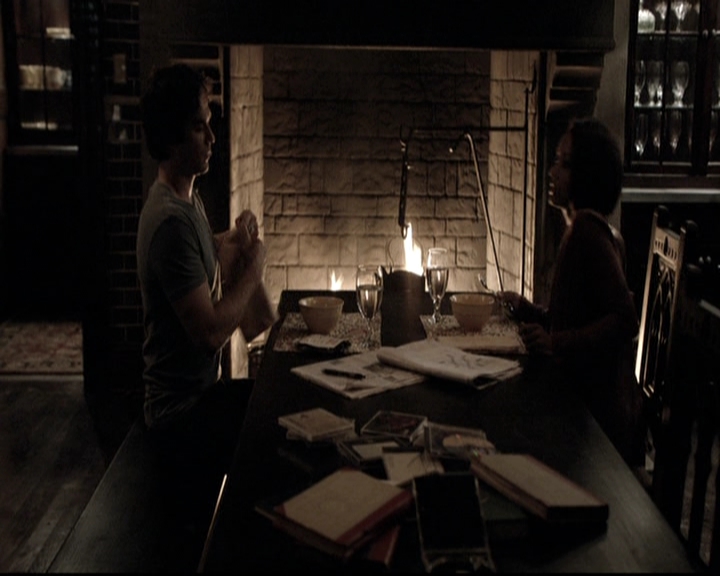 VampireDiariesWorld-dot-nl_6x02YellowLedbetter2257.jpg