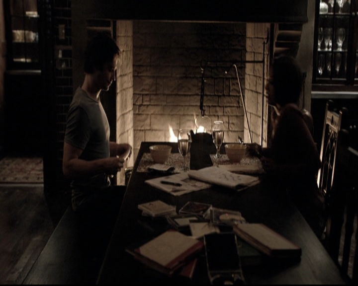 VampireDiariesWorld-dot-nl_6x02YellowLedbetter2258.jpg