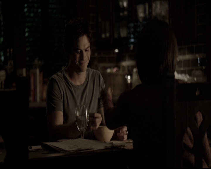 VampireDiariesWorld-dot-nl_6x02YellowLedbetter2260.jpg