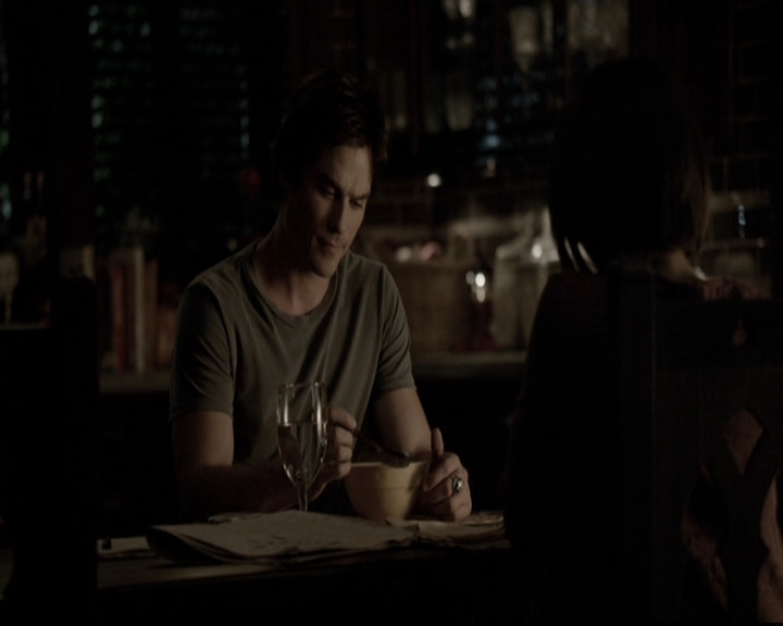 VampireDiariesWorld-dot-nl_6x02YellowLedbetter2262.jpg