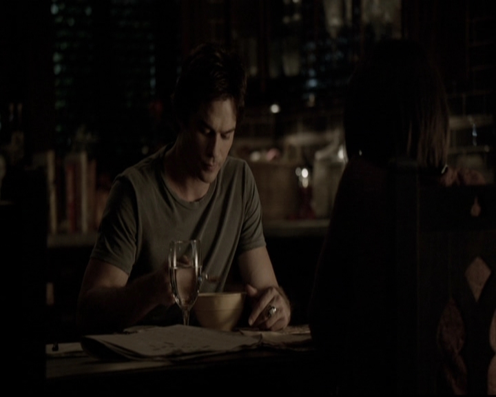 VampireDiariesWorld-dot-nl_6x02YellowLedbetter2267.jpg