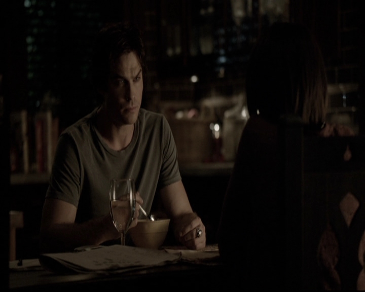 VampireDiariesWorld-dot-nl_6x02YellowLedbetter2272.jpg