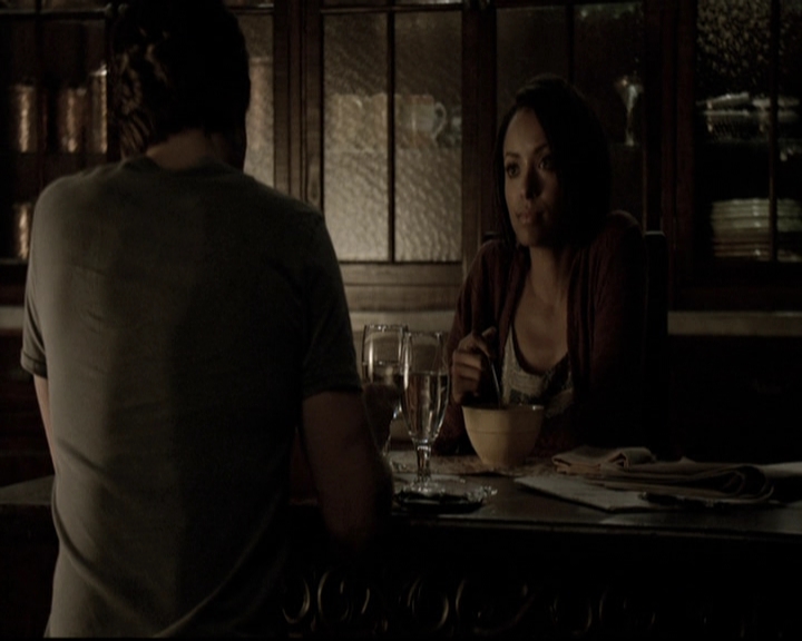 VampireDiariesWorld-dot-nl_6x02YellowLedbetter2277.jpg