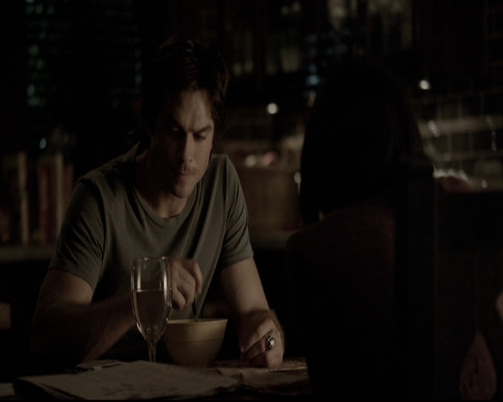 VampireDiariesWorld-dot-nl_6x02YellowLedbetter2281.jpg