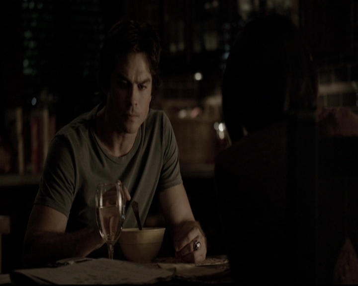 VampireDiariesWorld-dot-nl_6x02YellowLedbetter2282.jpg