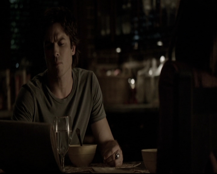 VampireDiariesWorld-dot-nl_6x02YellowLedbetter2284.jpg