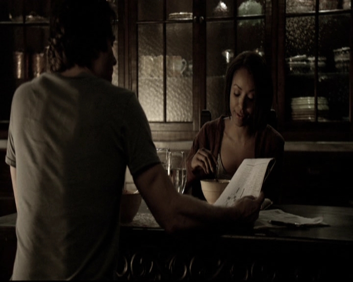 VampireDiariesWorld-dot-nl_6x02YellowLedbetter2287.jpg