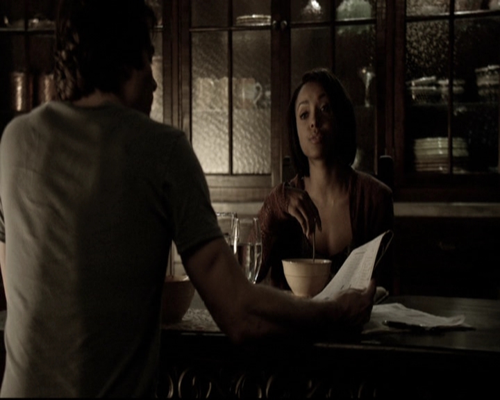 VampireDiariesWorld-dot-nl_6x02YellowLedbetter2289.jpg