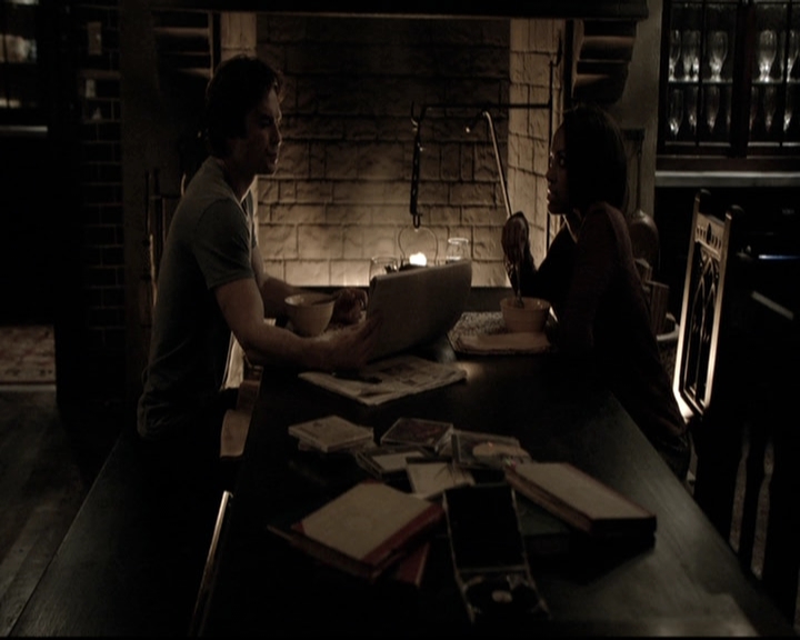 VampireDiariesWorld-dot-nl_6x02YellowLedbetter2291.jpg